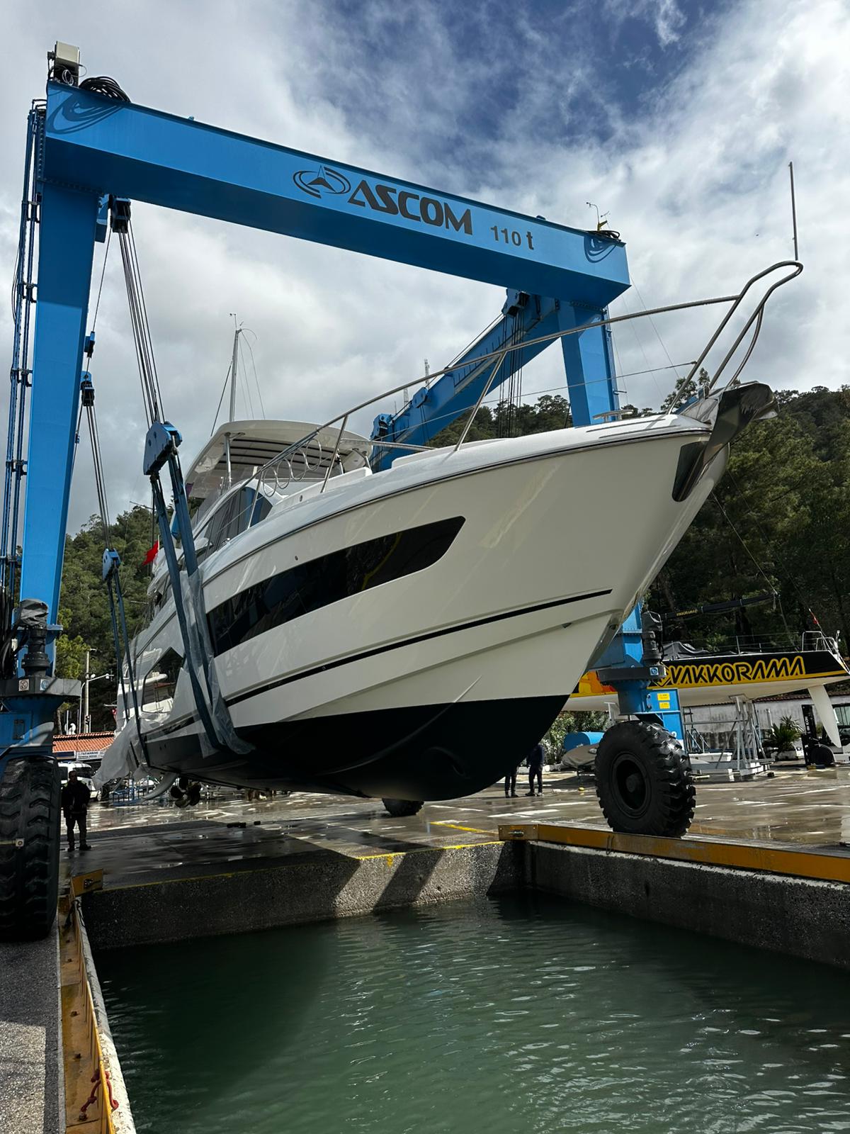 Marmaris'de lüks yat – Rüzgar Marin yat refit ve restorasyon hizmeti